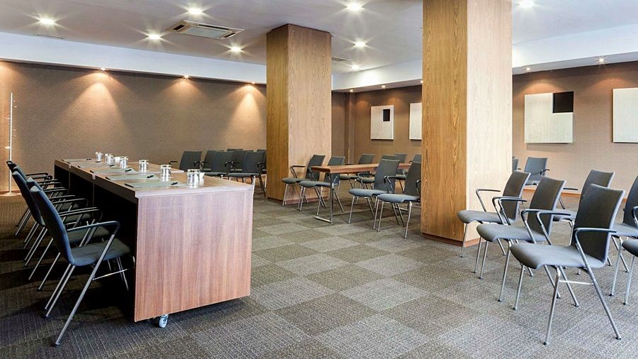 杰耐瑞阿拉瓦ac酒店 维多利亚-加斯特伊兹 外观 照片